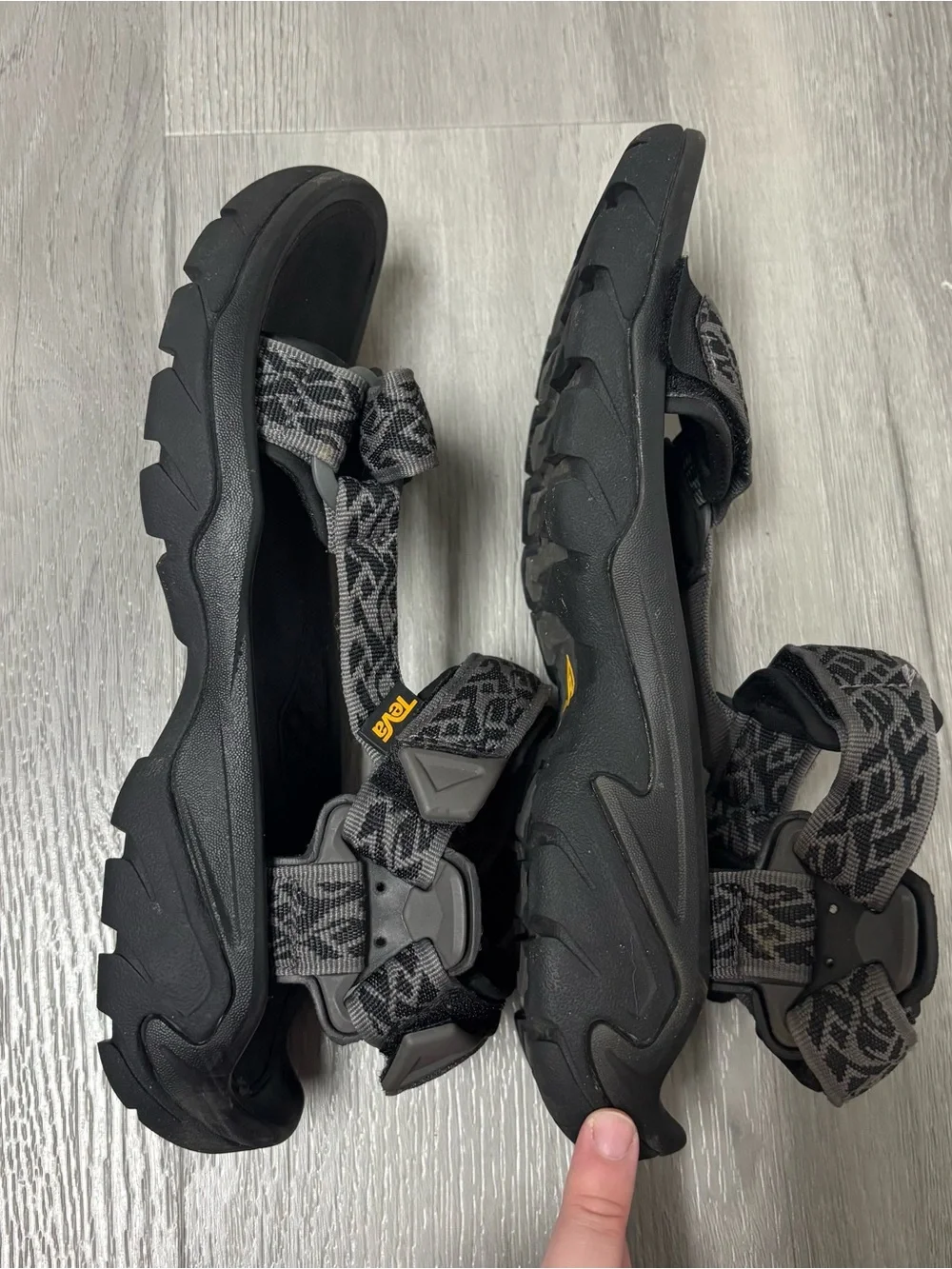 Teva Terra Fi 5 Universal Men’s Sandals Black and Gray Geometric Size 8